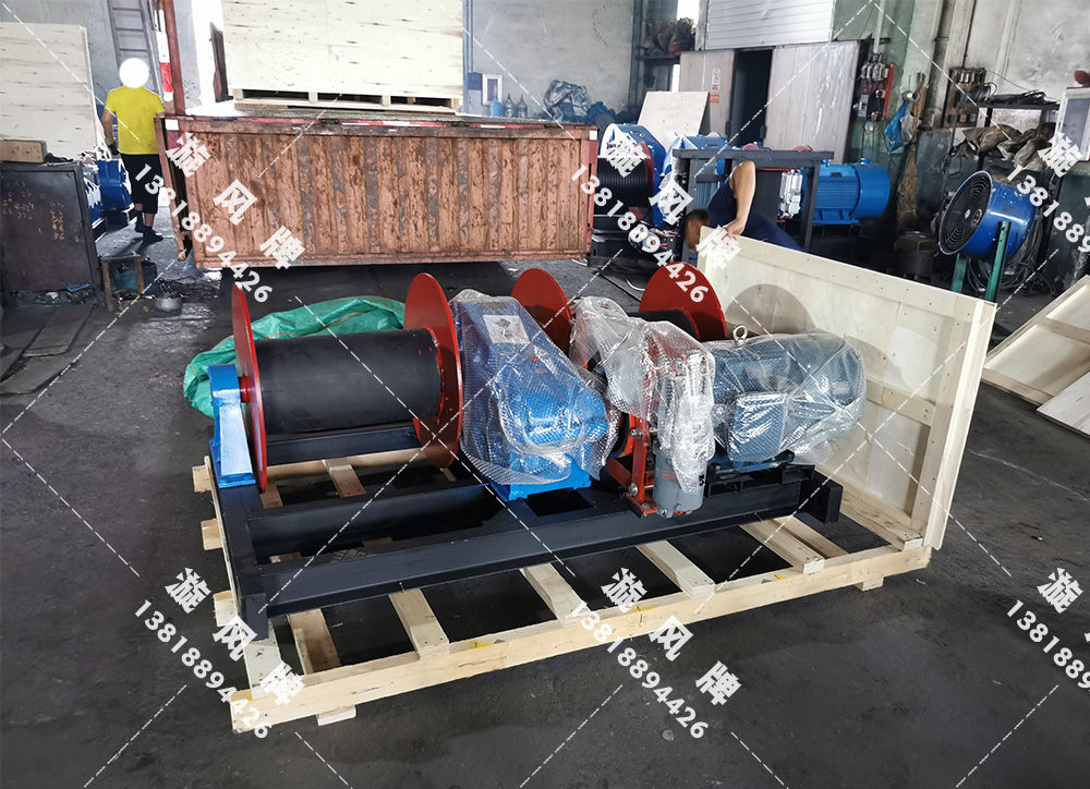 雙卷筒卷?yè)P(yáng)機(jī)出口打包現(xiàn)場(chǎng)